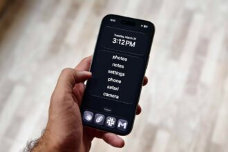 How to Turn Your iPhone Into a Dumb Phone and Reduce Your Screen Time