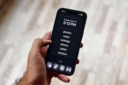 How to Turn Your iPhone Into a Dumb Phone and Reduce Your Screen Time