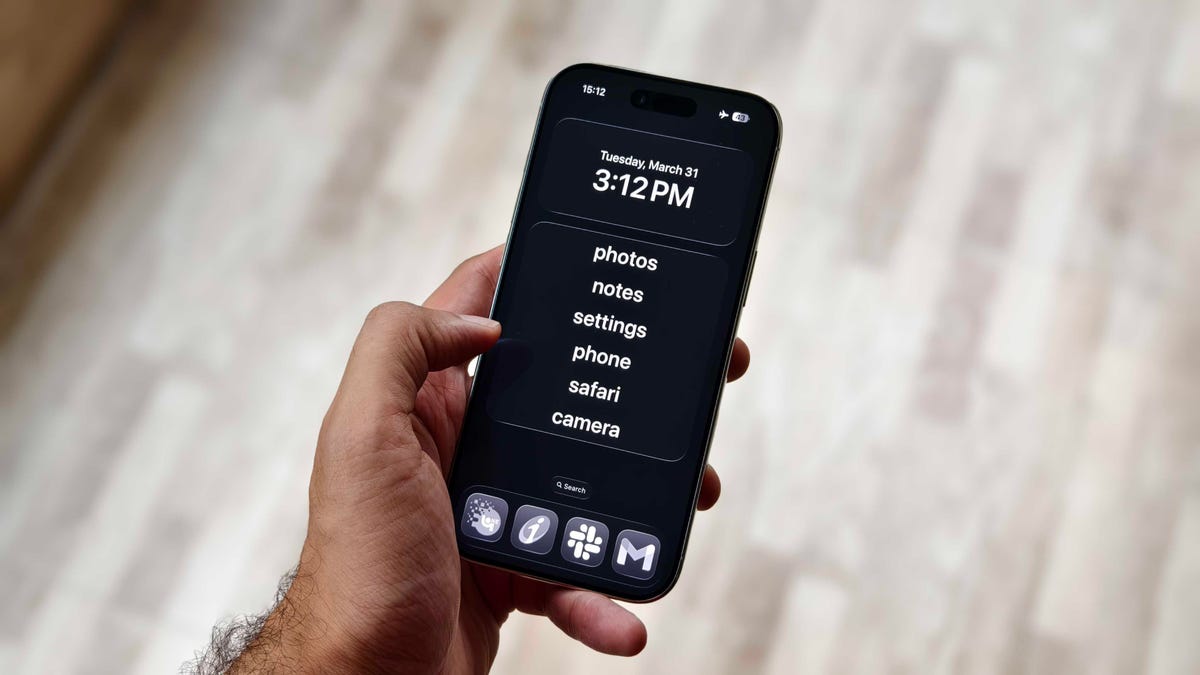 How to Turn Your iPhone Into a Dumb Phone and Reduce Your Screen Time
