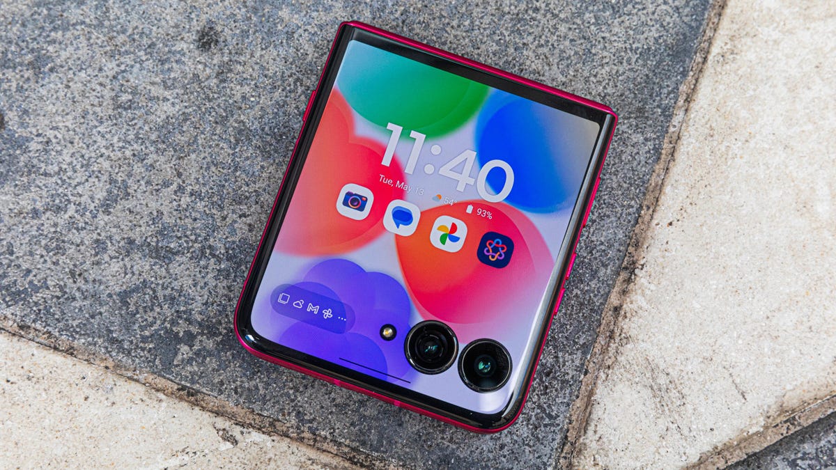 Motorola’s 2026 Razr Ultra Needs These Features to Win Me Over