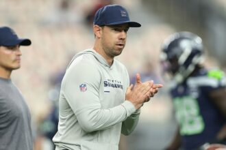 Raiders coach Klint Kubiak favors veteran QB, hesitant to start rookie early in season