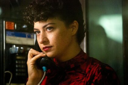 I Just Binged This Underhyped Hipster Comedy on Netflix. Color Me Obsessed