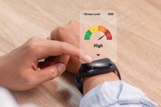 My Smartwatch Gives Me Health Anxiety. Experts Explain How to Make It Stop