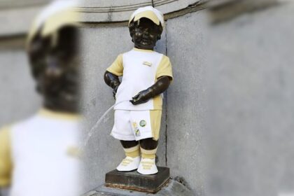 Brussels’ Manneken Pis goes sporty