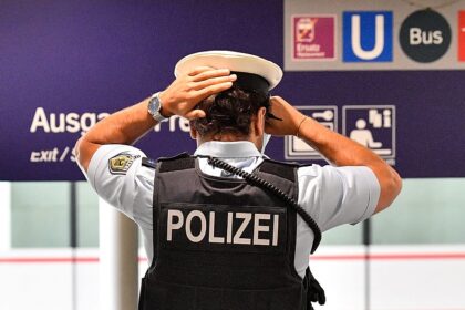 ‘Crime hotspots’: how to tackle knife attacks and other violence at German stations