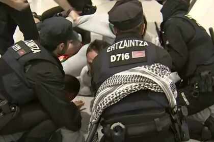 Tensions in Bilbao over arrival of Gaza flotilla activists