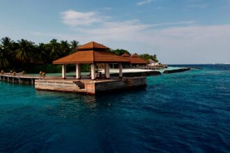 Missing Italians in Maldives: search resumes for four divers
