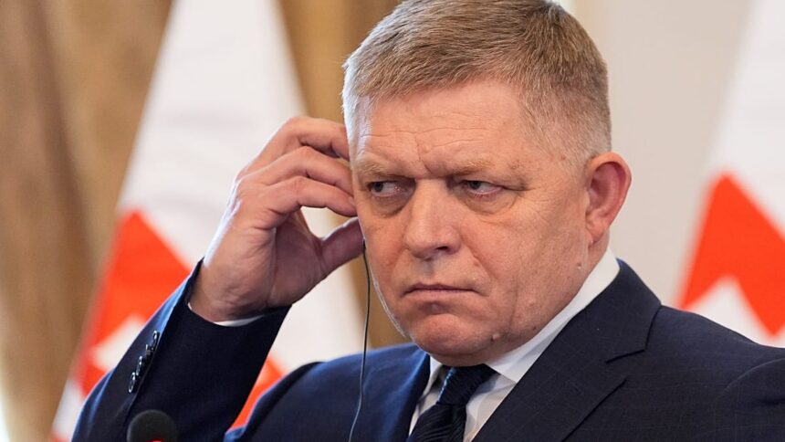Robert Fico will back Ukraine’s EU membership after call, Zelenskyy says