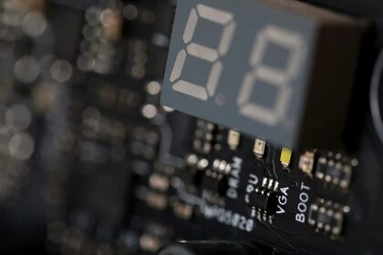 UK cyberspy chief calls AI ‘unstoppable force’ and warns about Russia