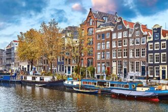 Has Amsterdam banned meat adverts to avoid offending Muslims?