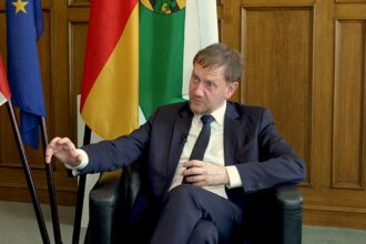 Senior CDU figure Kretschmer on Ukrainian refugees and Russian gas