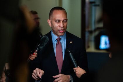 Jeffries launches New York gerrymander push after redistricting clash with DeSantis