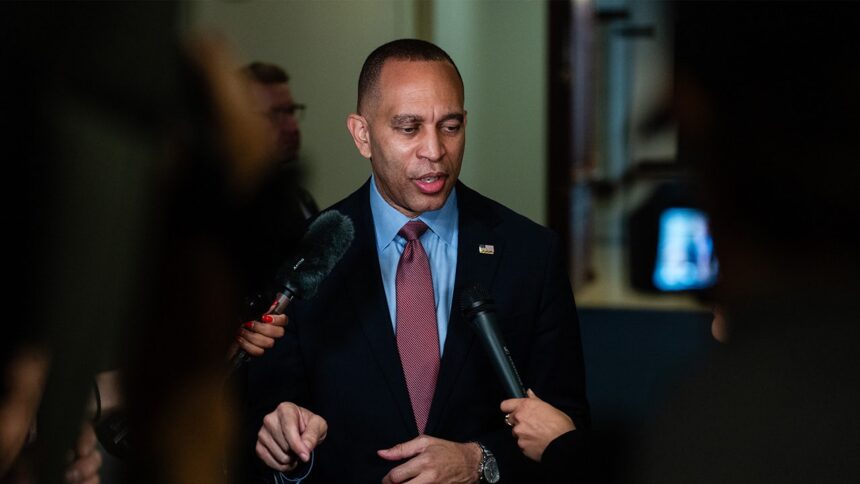 Jeffries launches New York gerrymander push after redistricting clash with DeSantis