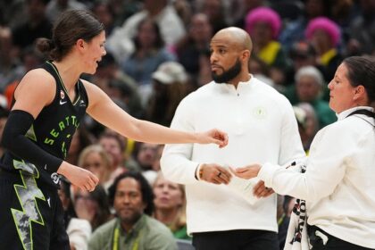 WNBA guard chips her tooth in painful scene while diving for loose ball
