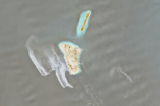 Second suspected oil slick near Iran raises fears of major disaster in vital global oil corridor