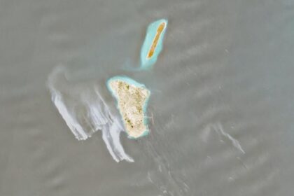 Second suspected oil slick near Iran raises fears of major disaster in vital global oil corridor