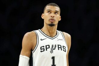 Spurs lose Victor Wembanyama to first career ejection after violent elbow in Western Conference semis
