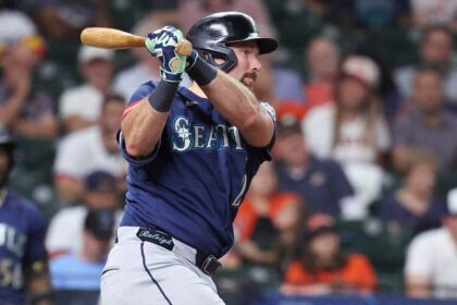 Cal Raleigh ends 0-for-38 streak with unorthodox superstition involving his full uniform