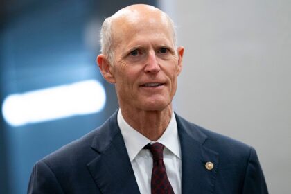 Unlikely bipartisan Senate duo seeks to permanently ban ex-lawmakers from lobbying