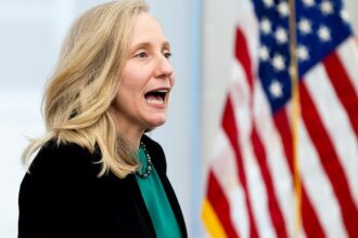 Legal expert unleashes on Spanberger’s new executive order targeting ICE: ‘Political theater’