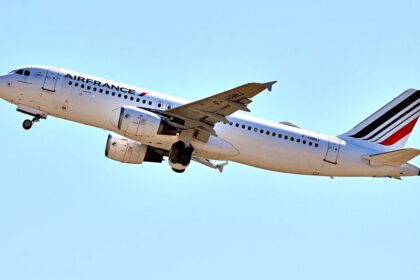 Detroit-bound plane diverted to Canada after passenger from Ebola-hit region boarded ‘in error’, officials say