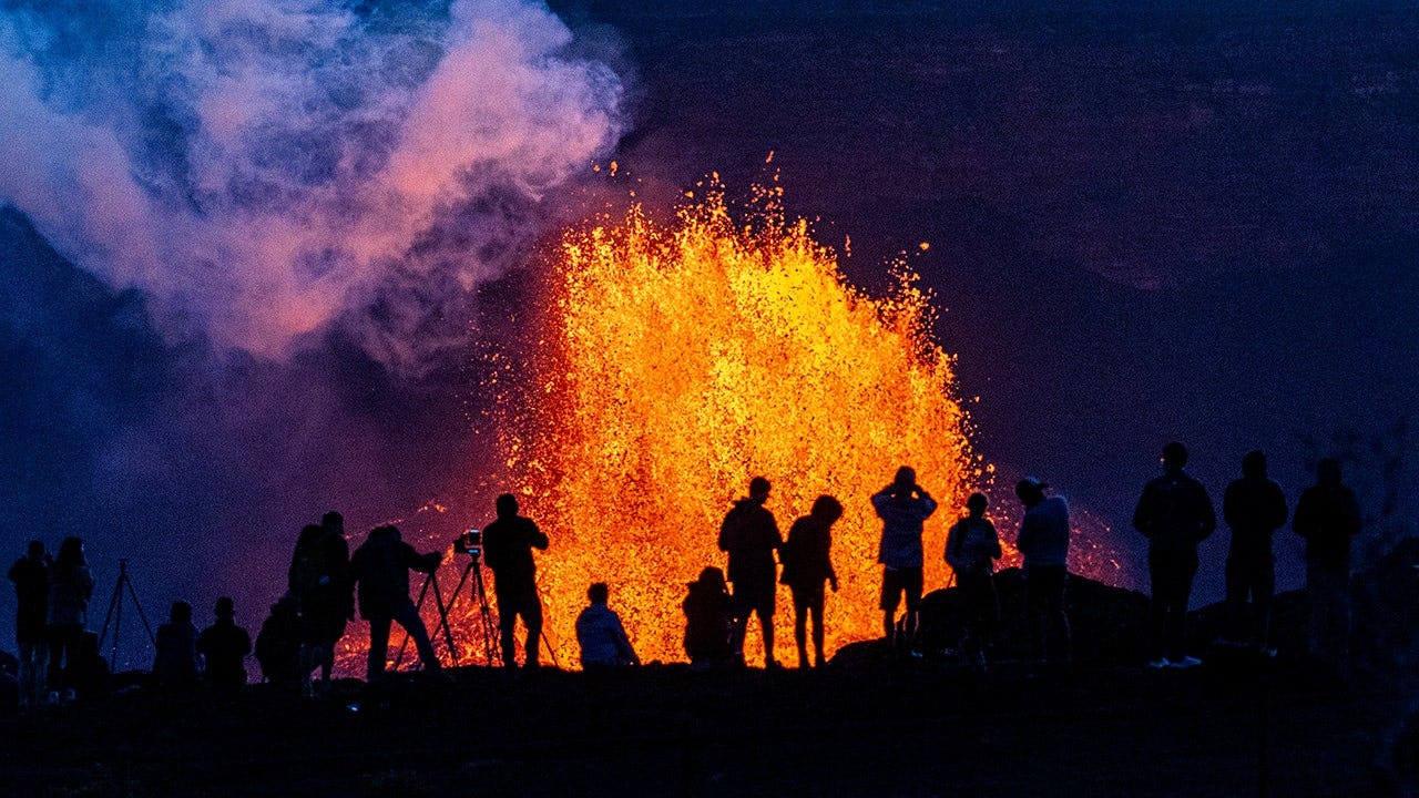 Magnitude 6.0 earthquake rocks Hawaii’s Big Island as Kilauea volcano likely to erupt again in days