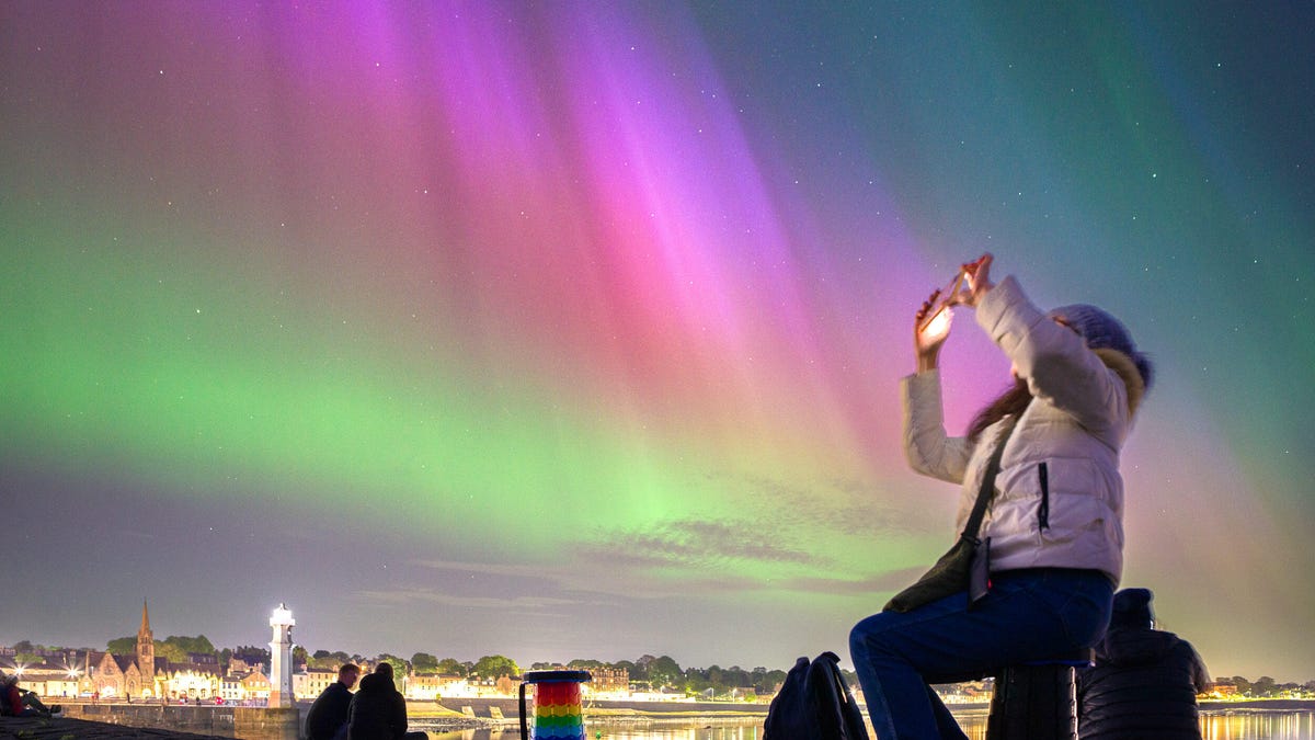 Yes, You Can Take Beautiful Photos of the Aurora With Your Phone