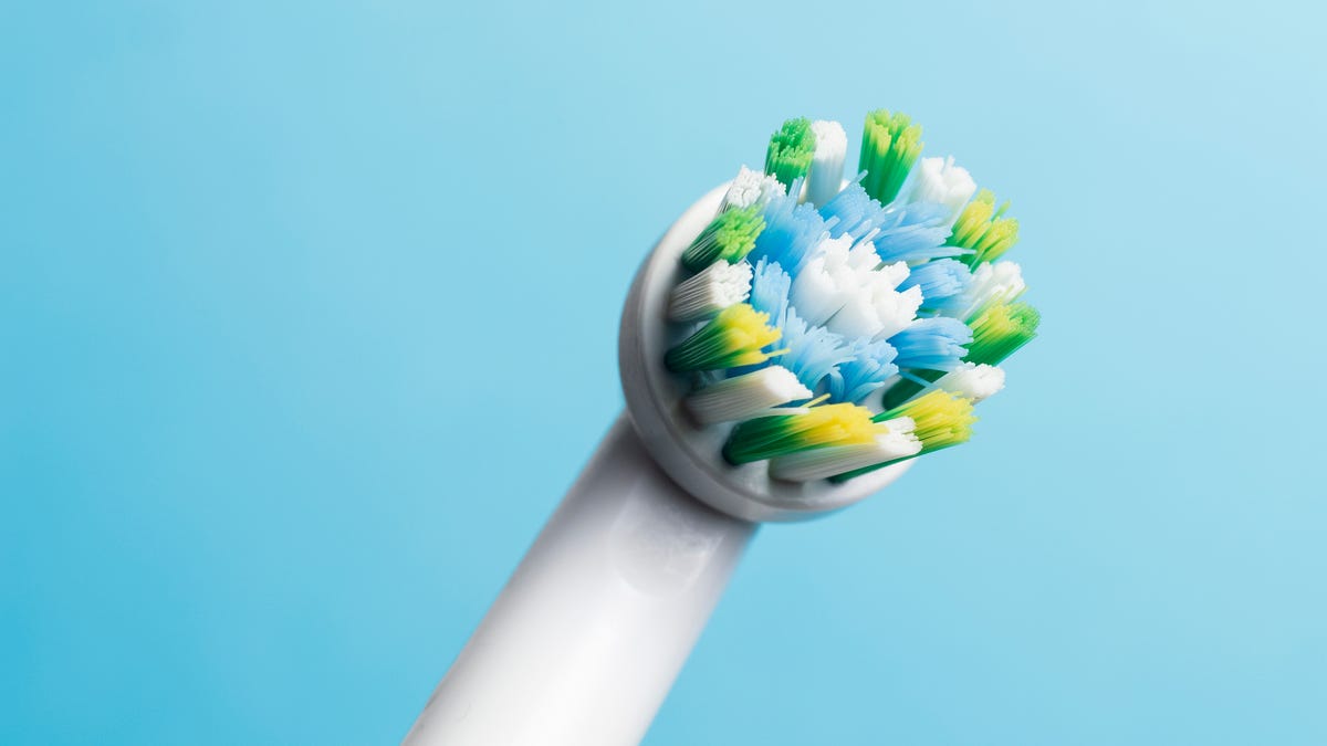 4 Electric Toothbrush Mistakes You Should Avoid for a Whiter Smile