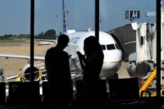 Best Travel Phone Plans in 2026: How to Choose and What to Consider