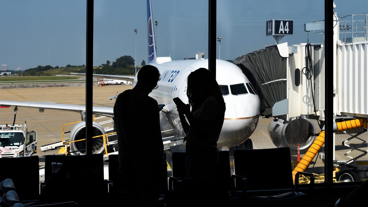 Best Travel Phone Plans in 2026: How to Choose and What to Consider