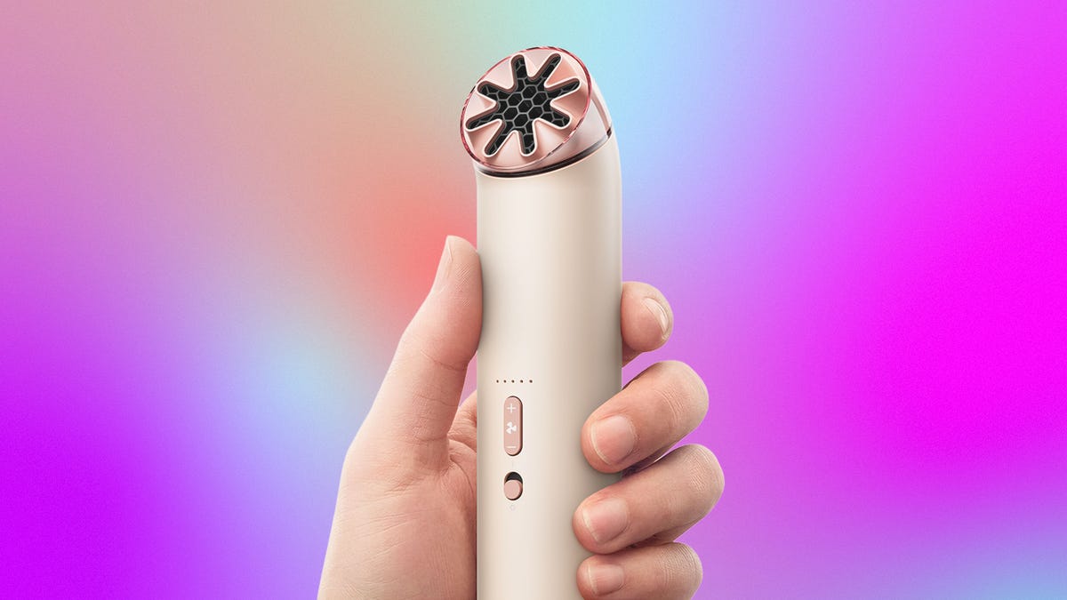 I Tested Dyson’s 55MPH Handheld Fan. Here’s Why I’m (Mostly) Sold