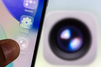 This iPhone Feature Will Reprimand You if Your Camera Lens Is Dirty