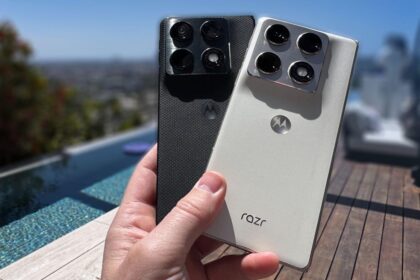 Motorola Razr Fold Hands-On: Watch Out Samsung, This Phone Has an Edge