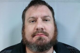 Man allegedly called 911 multiple times to report zombies, ghosts and a UFO, then claimed to be a cop