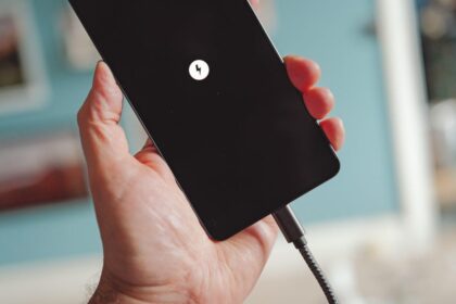 We Tested 33 New Phones to See Which Charge Fastest and Crown 2 Winners