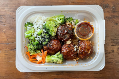 Snap Kitchen Review: This Easy Meal Delivery Service Wants to Handle Dinner