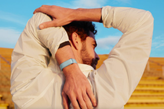 Fitbit Air First Impressions: Google’s New Fitness Tracker Has a Built-In Coach