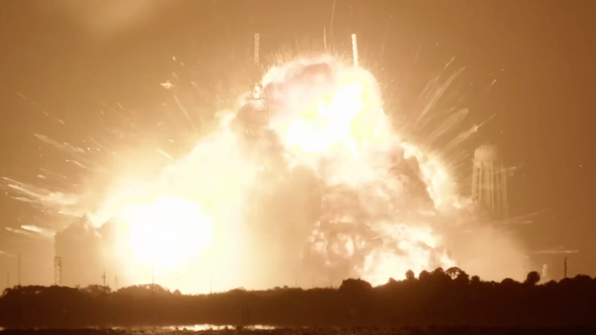 Blue Origin’s New Glenn Rocket Ground Test Ends in Fiery Florida Explosion