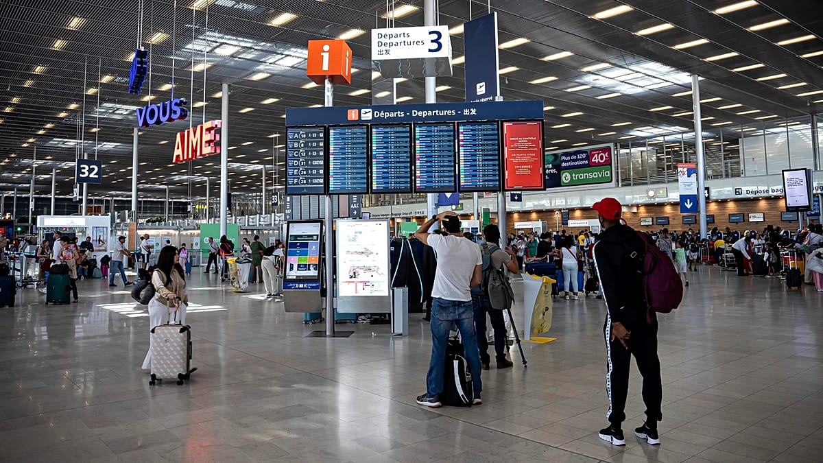 EU vows ‘targeted’ restrictions on visas for Russians amid backlash