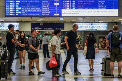 German rail network temporary halted due to technical malfunction