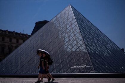 France sees around 1,000 excess deaths during brutal heatwave