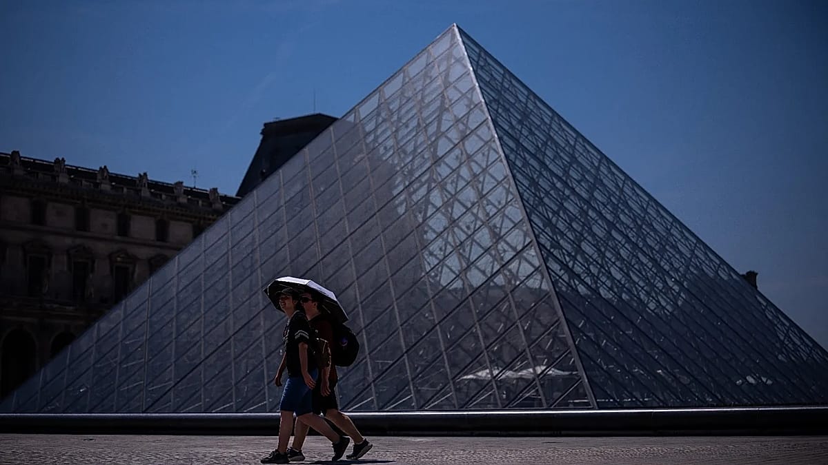 France sees around 1,000 excess deaths during brutal heatwave