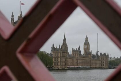 Delays to UK Parliament renovation could add £420m to final bill