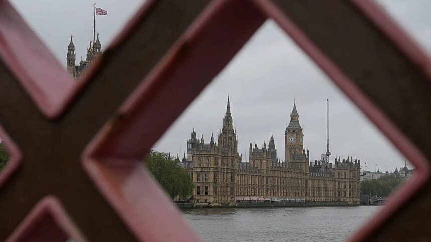 Delays to UK Parliament renovation could add £420m to final bill