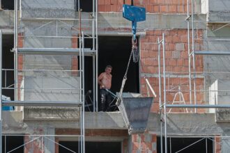 Prioritise workers’ health during heatwaves, says ETUI