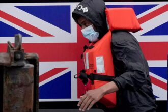 UK-France ‘One-In, One-Out’ migrant deal extended until October
