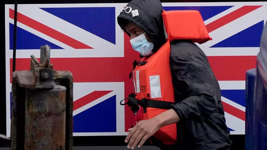 UK-France ‘One-In, One-Out’ migrant deal extended until October