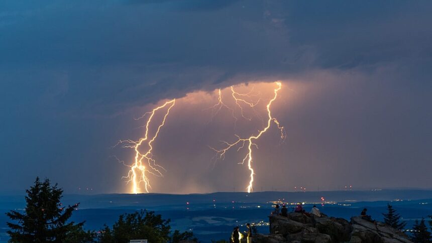 Lightning strikes injure 10 in southern Germany