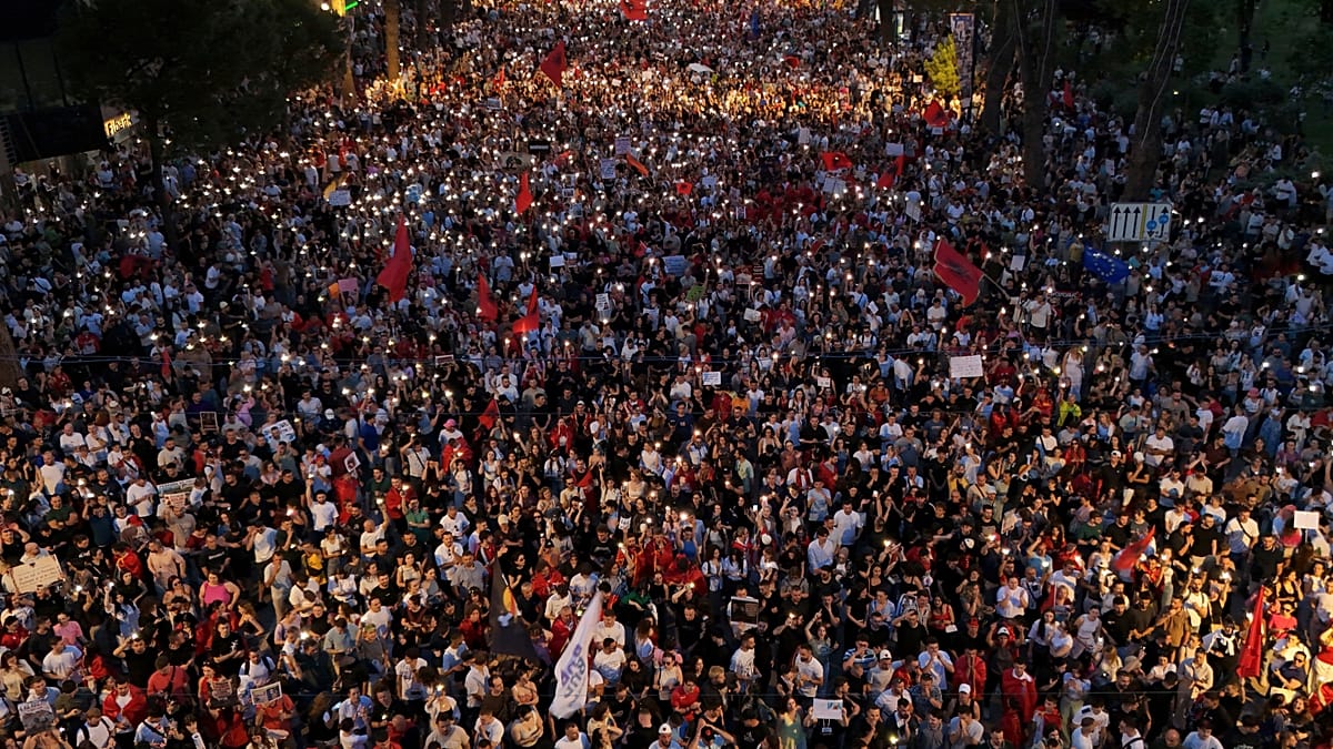 Thousands protest demanding Albania’s PM Rama resigns