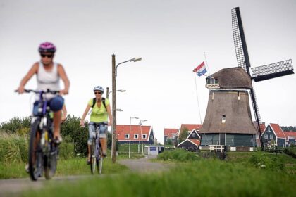 Three dead after car ploughs into Dutch school cycling group
